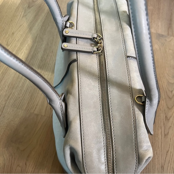 Tod’s Large Leather Duffle Bag Lt Grey - Picture 11 of 14